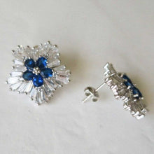 Load image into Gallery viewer, Floral Stud Earring - Silver - AE221