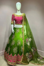 Load image into Gallery viewer, Maria Osama Khan - Debut Luxury Demi-Couture Pret Collection - Yasmin (005-3)