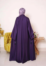 Load image into Gallery viewer, Shuttle Lace Abaya