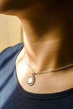 Load image into Gallery viewer, AGN0013 - Silver Plated Crystal Heart Pearl Necklace