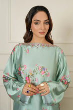 Load image into Gallery viewer, Amber Imran - Silk Formals RTW Collection - Aura