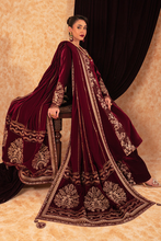 Load image into Gallery viewer, Velvet Deck Shawls - Duchess