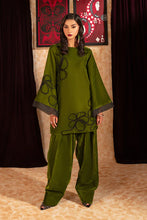 Load image into Gallery viewer, Fozia Khalid - Velvet Deck - Clover