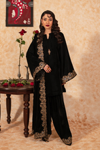 Load image into Gallery viewer, Velvet Deck Shawls - Ebony