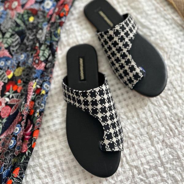 Classic Houndstooth Slides