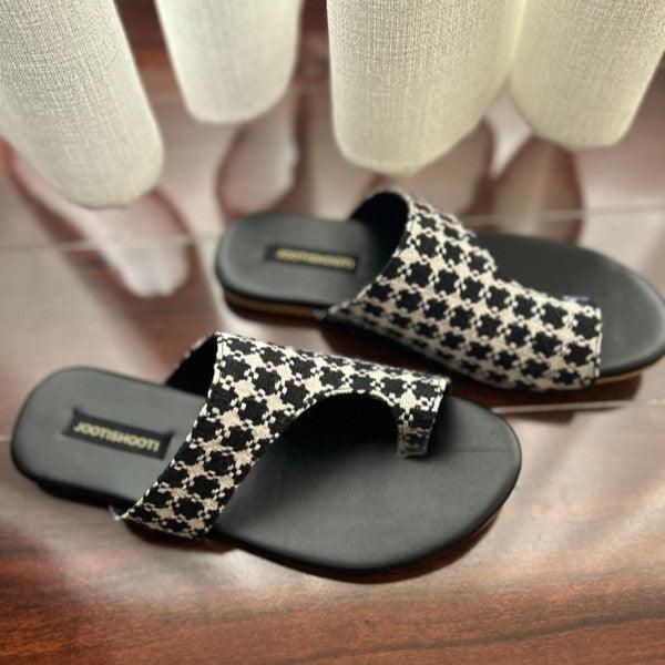 Classic Houndstooth Slides