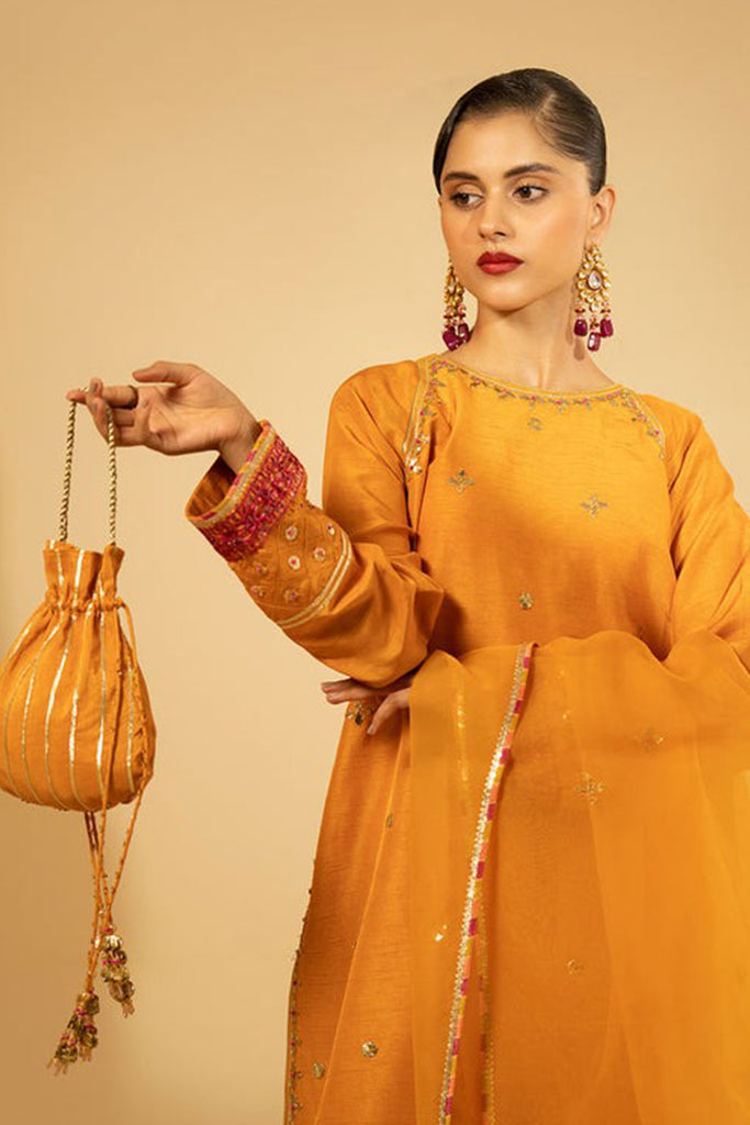 Fozia Khalid - Luxe Amber