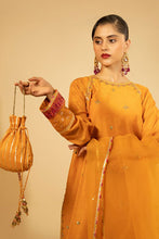 Load image into Gallery viewer, Fozia Khalid - Luxe Amber