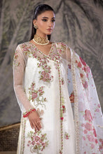 Load image into Gallery viewer, Amber Imran - Punkh Luxury Formals - Pearl Bloom