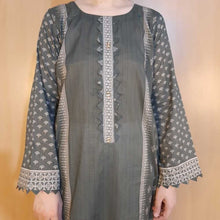 Load image into Gallery viewer, Printed - Pure Lawn Kurti - ZK167