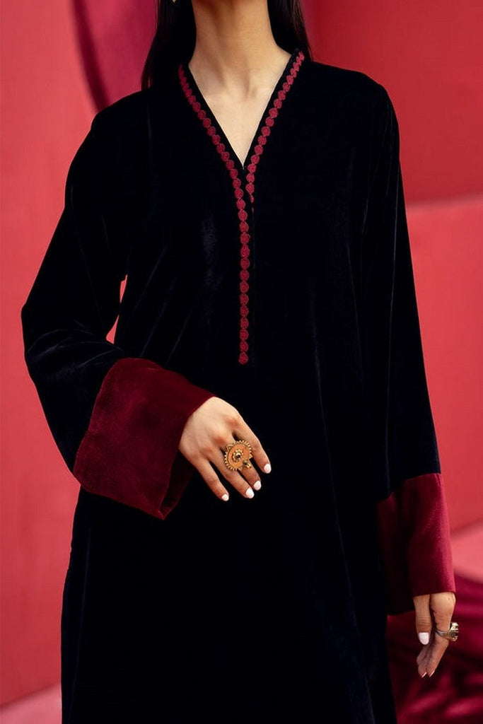 Fozia Khalid - Husan e Zauq Velvet Collection - Sofia