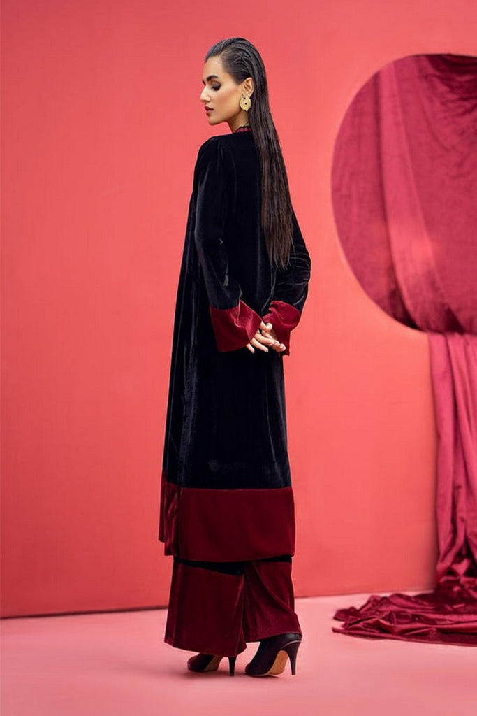 Fozia Khalid - Husan e Zauq Velvet Collection - Sofia