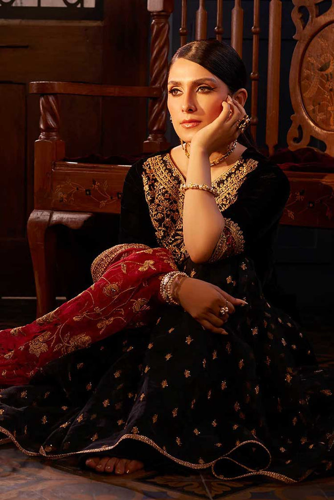 Zainab Chottani - 02 Mehr Mah Luxury Velvet Collection