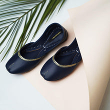 Load image into Gallery viewer, Navy Blue Zari Khussa